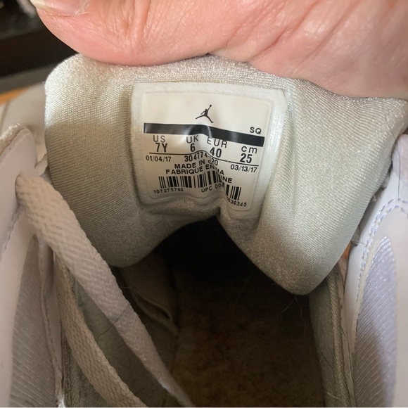 2017 Jordan retro 7 “Pure Platinum/Money” 7Y - Picture 4 of 5